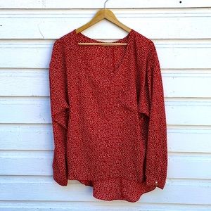 Red and white flowy top women’s L